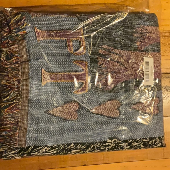 Taylor Swift Wonderland 1989 TV Woven Blanket - Picture 2 of 2